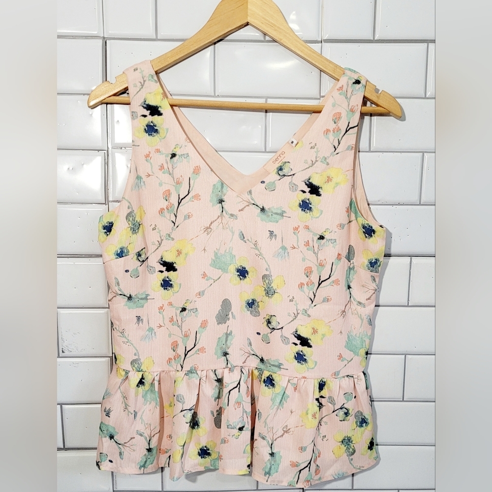 IMPRESSIONEN SIENNA Ladies Sleeveless Floral Peplum Blouse Front and Rear V-Neck